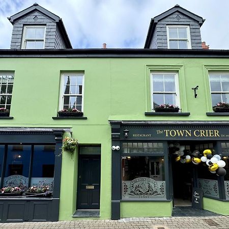 The Town Crier, Tenby Hotel ภายนอก รูปภาพ